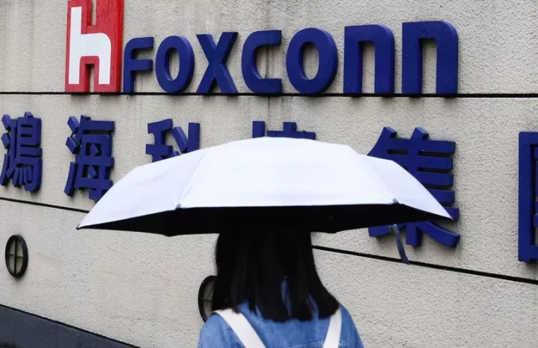 Foxconn: Apple supplier drops out of $20bn India factory plan