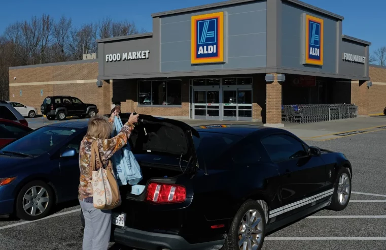 Aldi is buying 400 Winn-Dixie and Harveys supermarkets