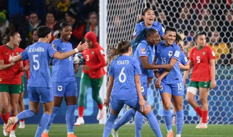 France cruised into the Women’s World Cup quarter-finals