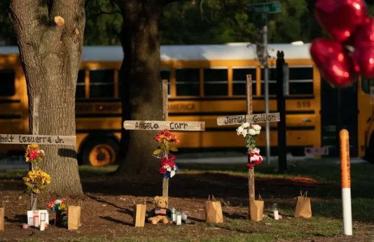 Jacksonville shooting Mourners honour victims of racist attack