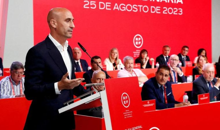 Spanish Football Federation regional presidents call for resignation