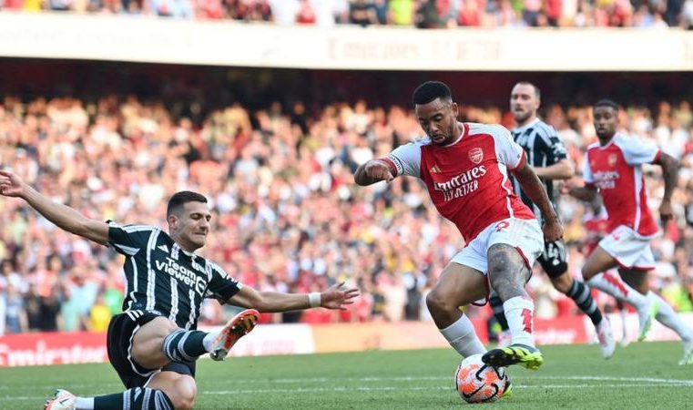 Chief football writer at Emirates Stadium