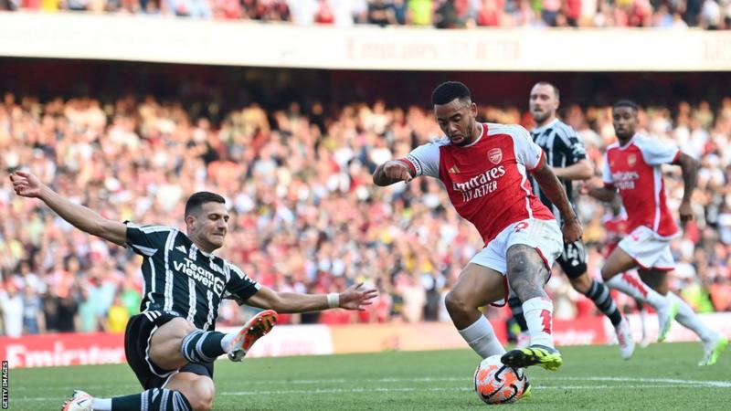 Chief football writer at Emirates Stadium