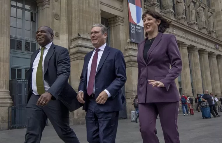 Keir Starmer holds ‘get to know you’ talks with France’s President