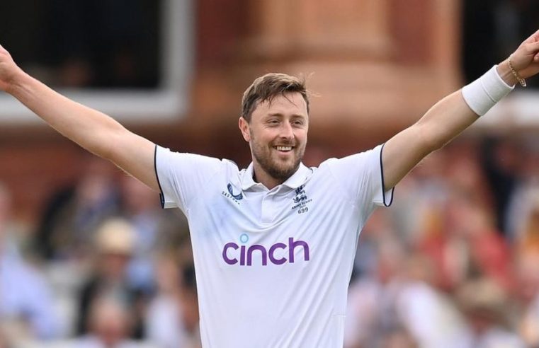 England fast bowler set to sign new Sussex contract