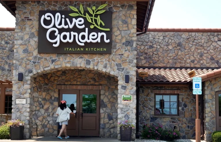 Older customers away from Cracker Barrel and Olive Garden