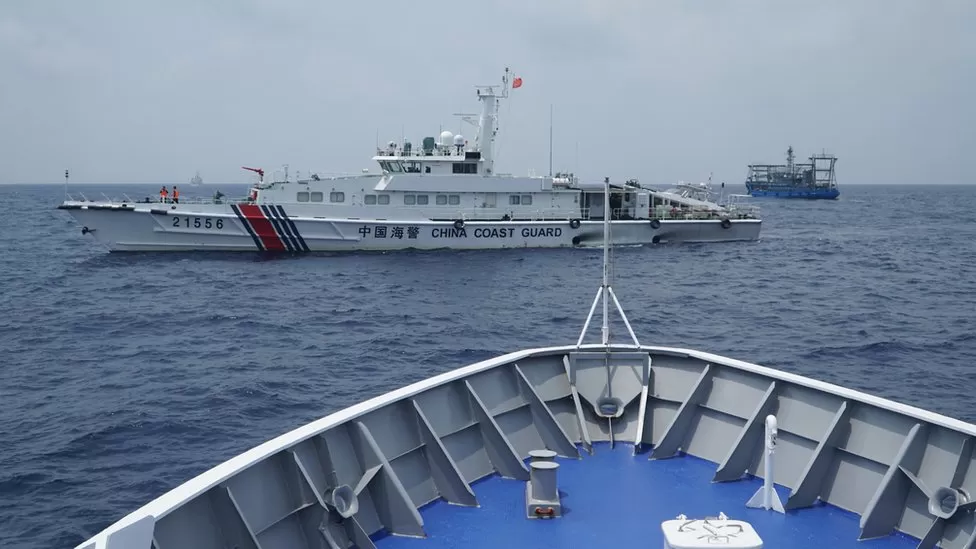 Chinese ships blocking Philippines supply boats