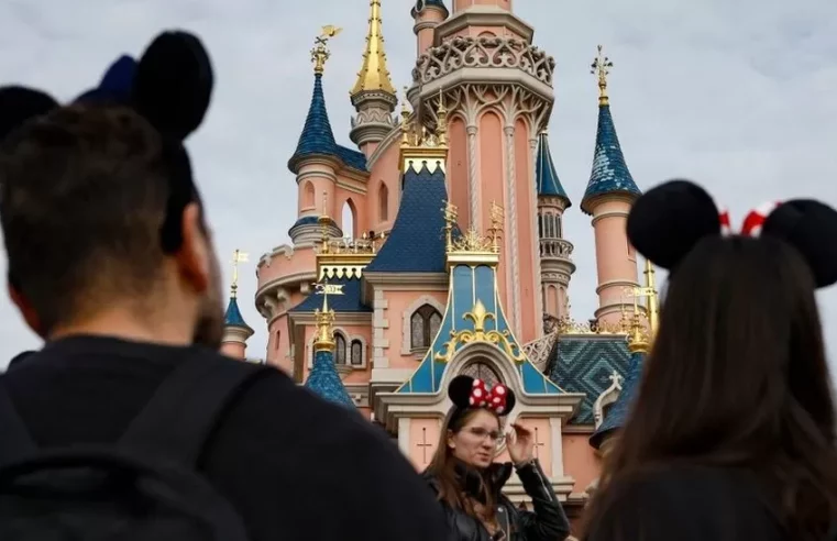 EU parliamentarians make accidental stop at Disneyland