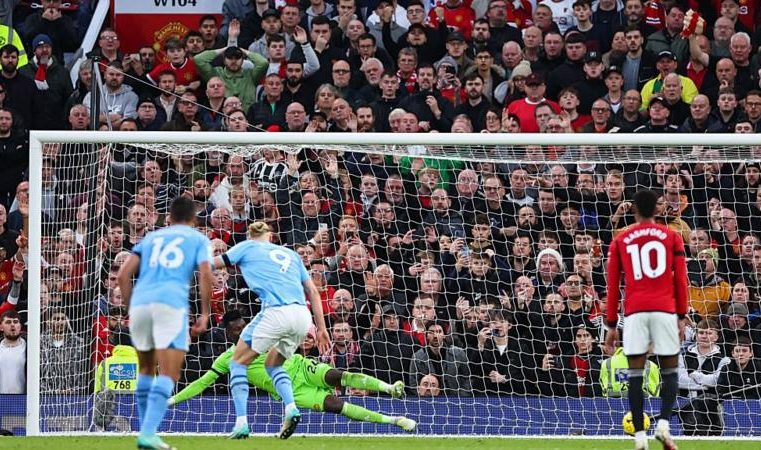 PREMIER LEAGUE: Manchester City beat Manchester United