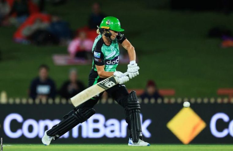 Meg Lanning leads Melbourne Stars to opening day victory