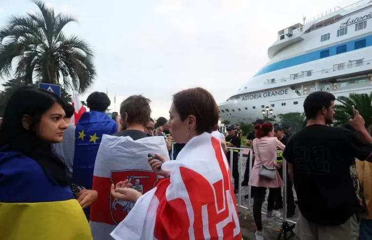 Russian cruise ship leaves Batumi after Georgian protests