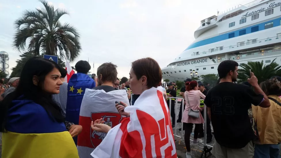 Russian cruise ship leaves Batumi after Georgian protests