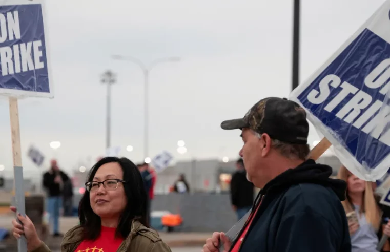 UAW union and Ford reach tentative labor agreement