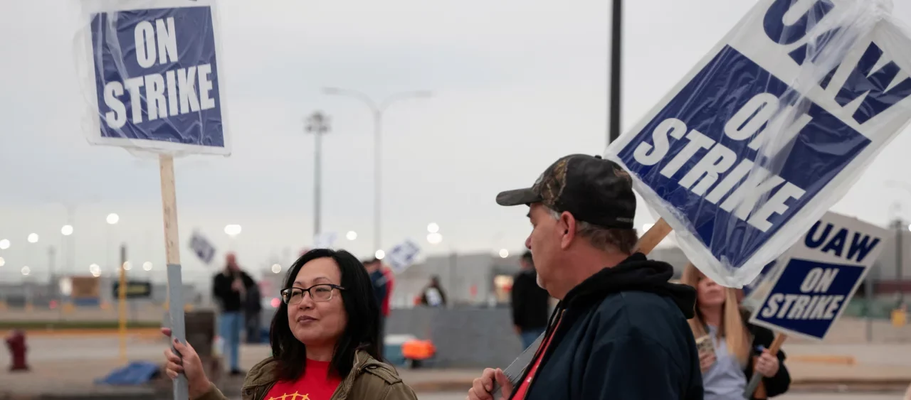 UAW union and Ford reach tentative labor agreement