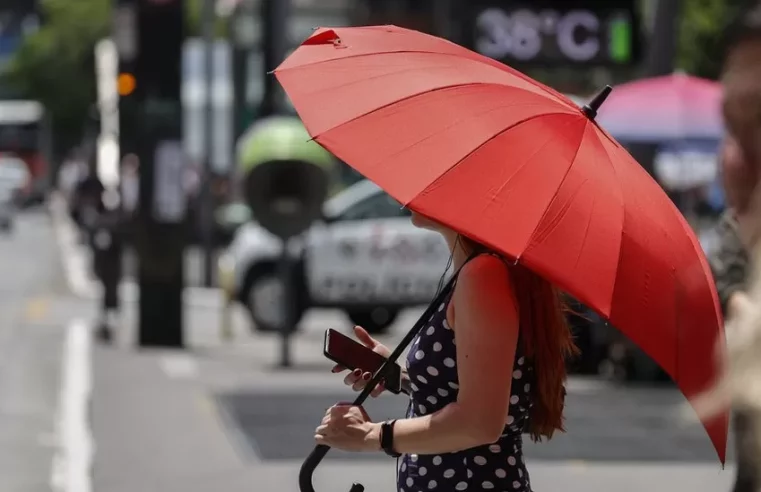 Brazil health warnings as country gripped by ‘unbearable’ heatwave